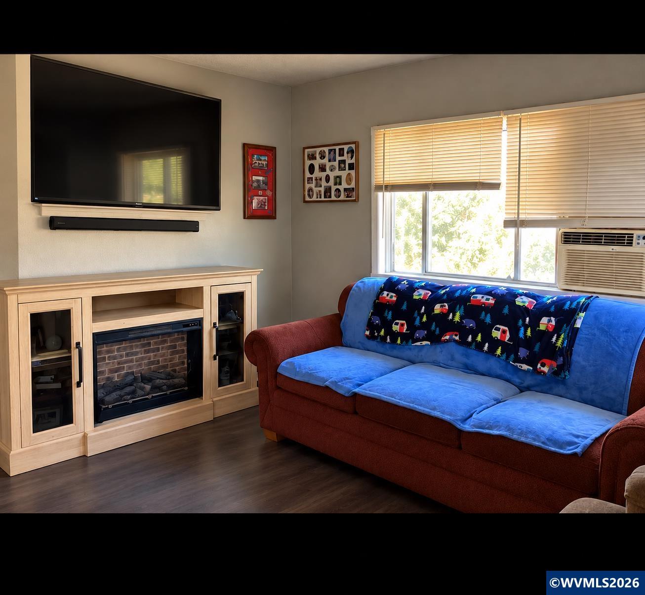 260 Charlotte Street Northeast Albany, OR 97322 - Photo 3 of 12 Gallery Image 3
