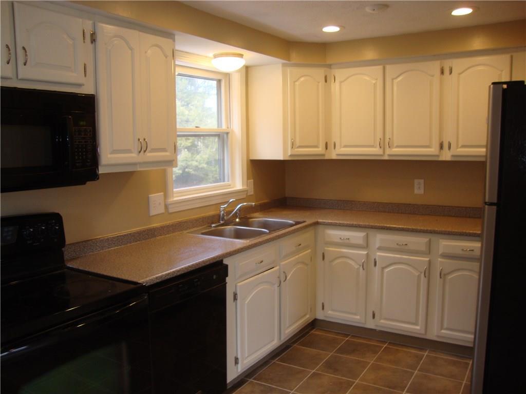 39 Daniel Street Gorham, ME 04038 - Photo 3 of 17 Photo
