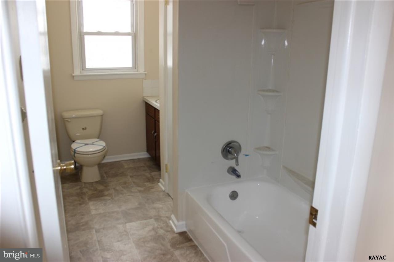 4585 Bridgeview Road Stewartstown, PA 17363 - Photo 6 of 12 Gallery Image 6