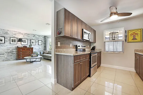 $4,200 | 441 Northeast 24th Street, Boca Raton, FL 33431
