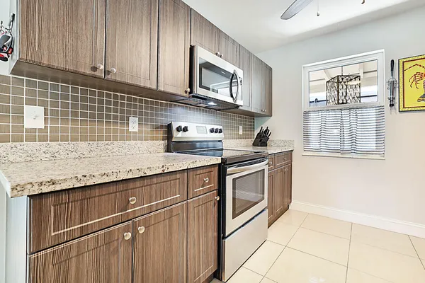 $4,200 | 441 Northeast 24th Street, Boca Raton, FL 33431
