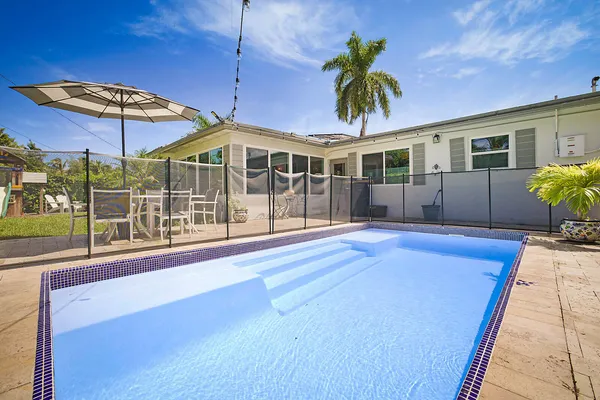 $4,200 | 441 Northeast 24th Street, Boca Raton, FL 33431
