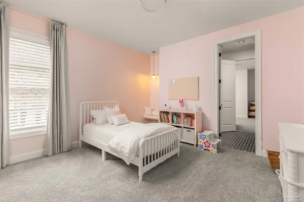 $908,800 | 5677 Highland Lake Drive, Milton, FL 32583