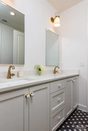 $908,800 | 5677 Highland Lake Drive, Milton, FL 32583