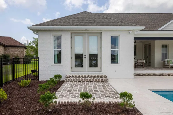 $908,800 | 5677 Highland Lake Drive, Milton, FL 32583