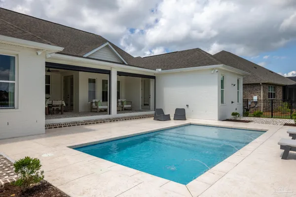 $908,800 | 5677 Highland Lake Drive, Milton, FL 32583