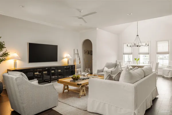 $908,800 | 5677 Highland Lake Drive, Milton, FL 32583