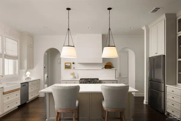 $908,800 | 5677 Highland Lake Drive, Milton, FL 32583