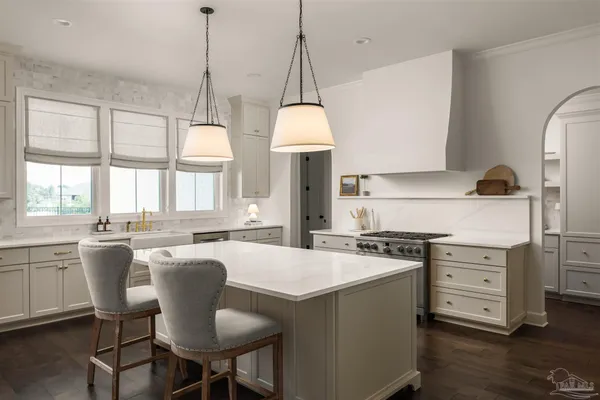 $908,800 | 5677 Highland Lake Drive, Milton, FL 32583