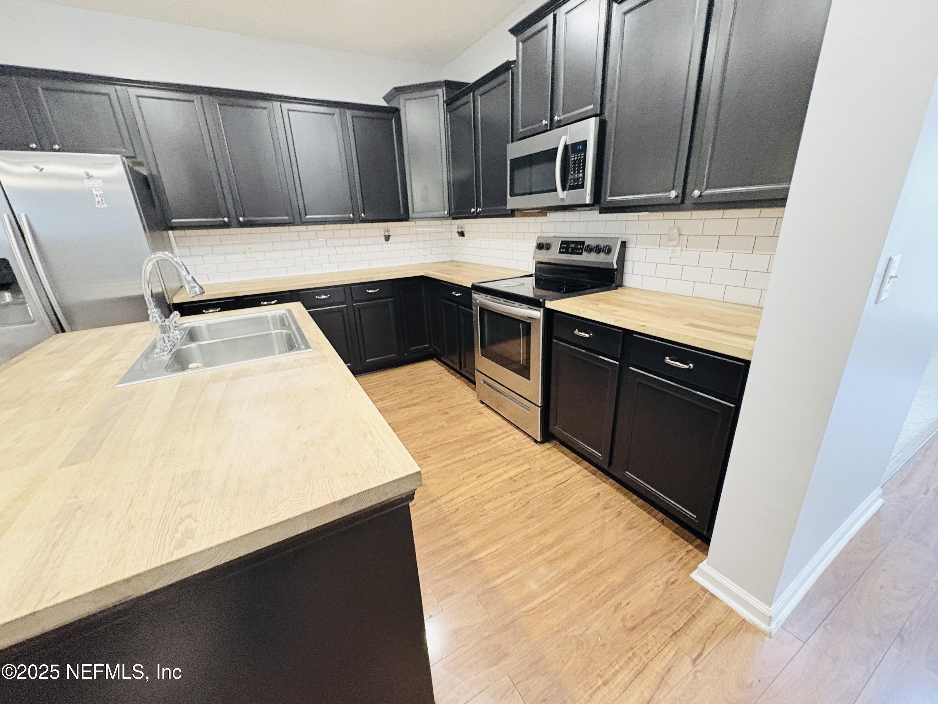 5950 Round Table Road Jacksonville, FL 32254 - Photo 3 of 19 IMG_6406