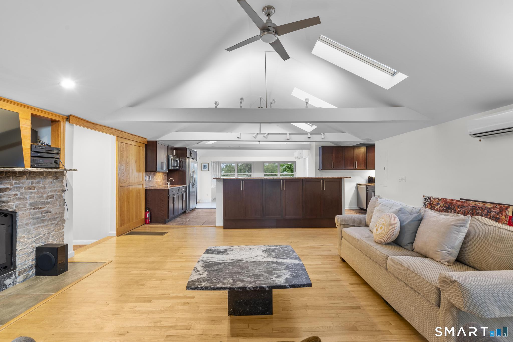 231 Pawson Road Branford, CT 06405 - Photo 9 of 25