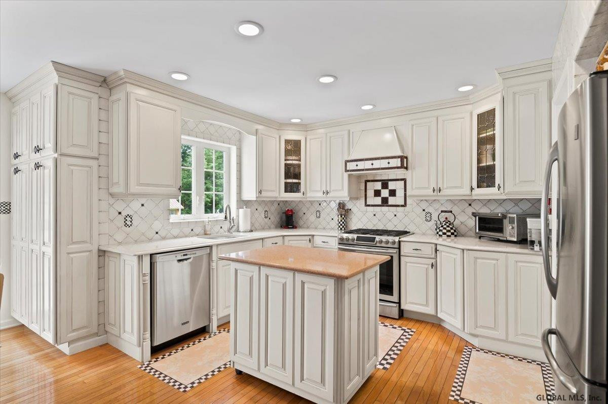 14 Thistle Road Wilton, NY 12831 - Photo 5 of 49 Photo 5