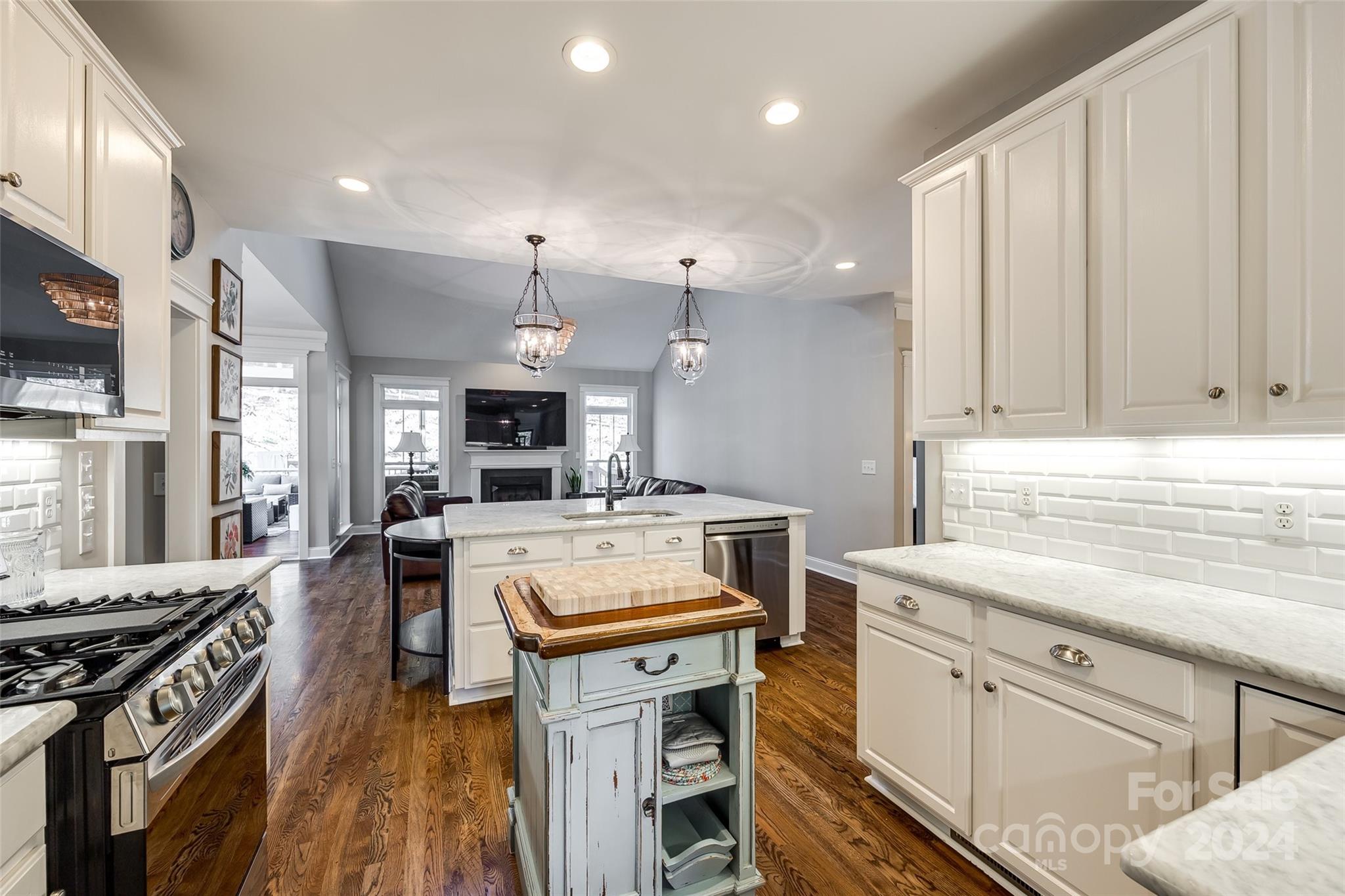 1067 Hunters Run Drive Tega Cay, SC 29708 - Photo 12 of 48 Gallery Image 12