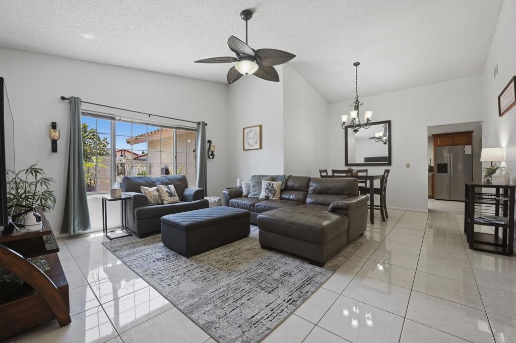 216 Ocotillo Place Oceanside, CA 92057 - Photo 4 of 28