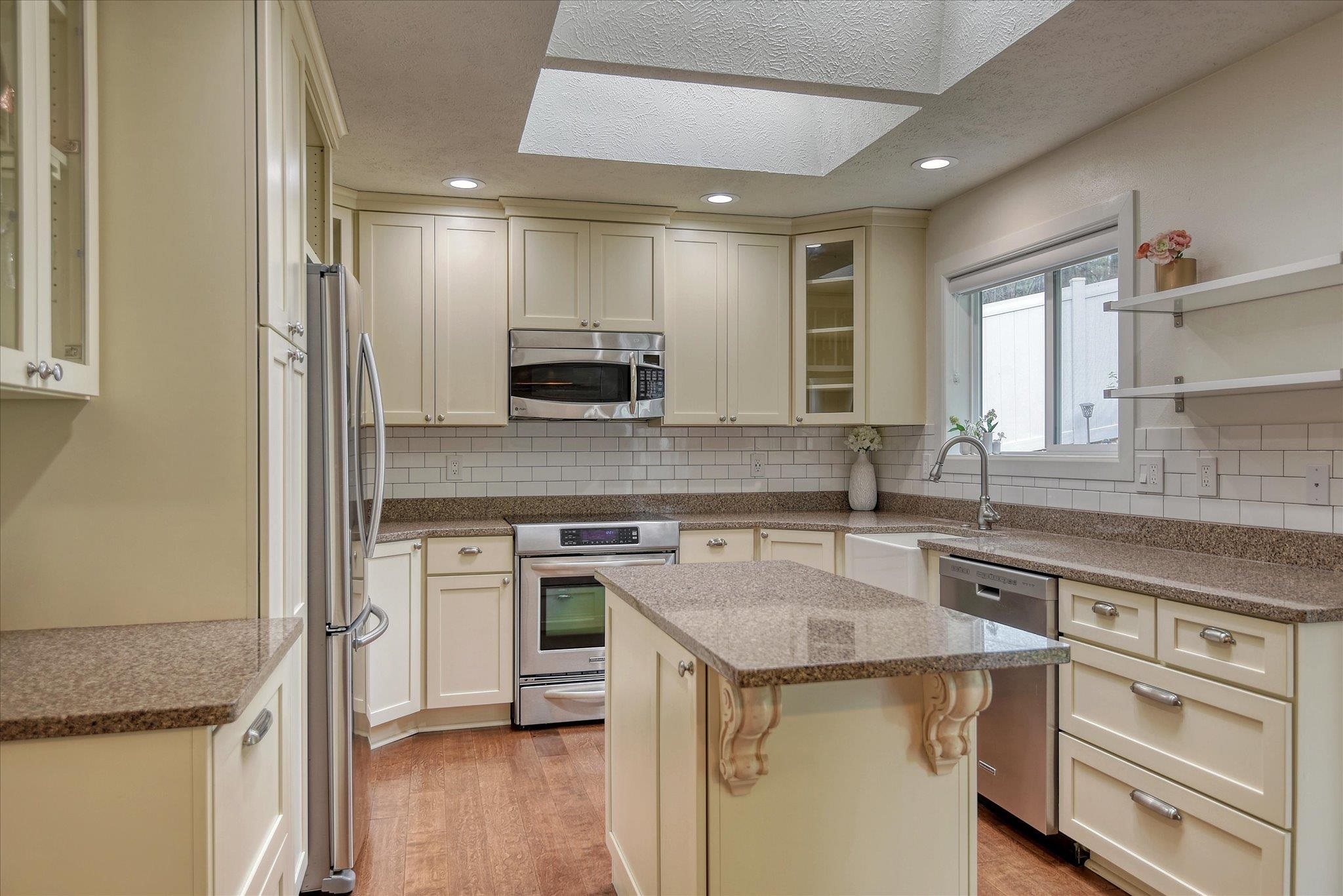18106 North Hilltop Road Colbert, WA 99005 - Photo 9 of 42 Gallery Image 9
