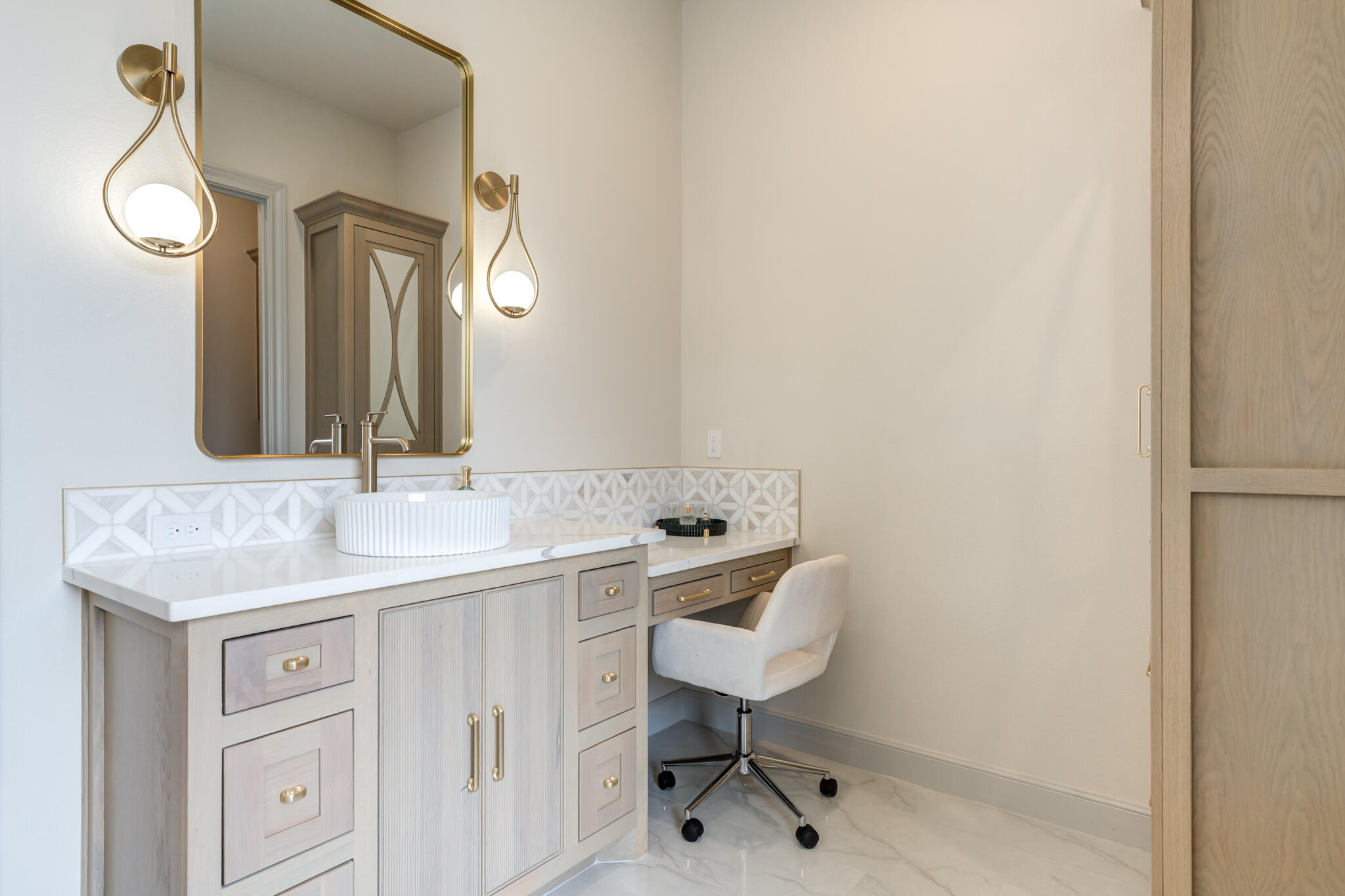609 North 15th Street Wolfforth, TX 79382 - Photo 38 of 76 a bathroom with a granite countertop sink a toilet and a mirror