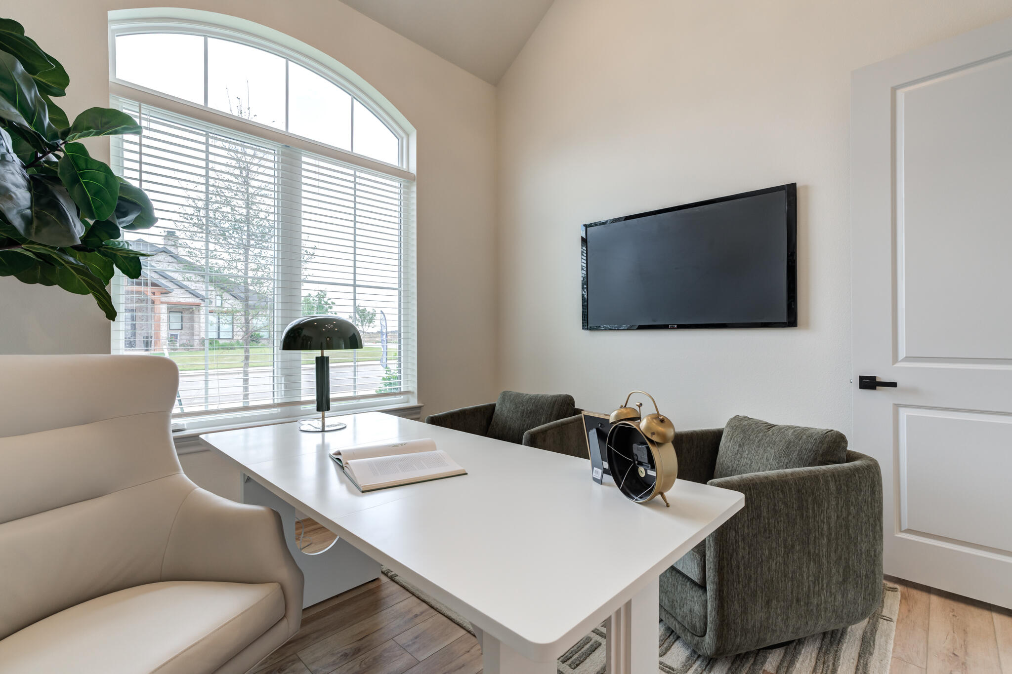 609 North 15th Street Wolfforth, TX 79382 - Photo 7 of 76 a view of a dining room with furniture and window