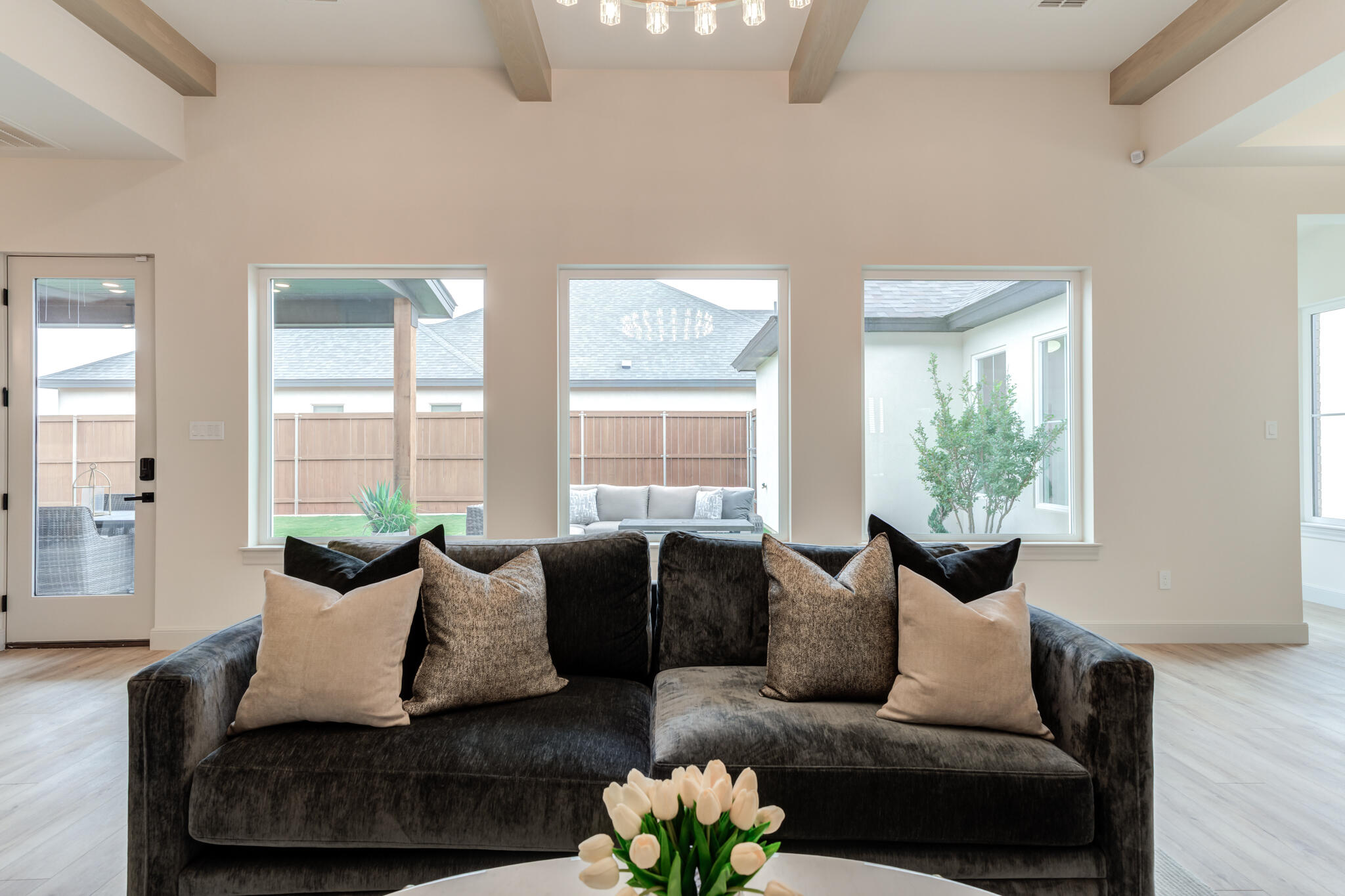 609 North 15th Street Wolfforth, TX 79382 - Photo 71 of 76 a living room with furniture and a large window