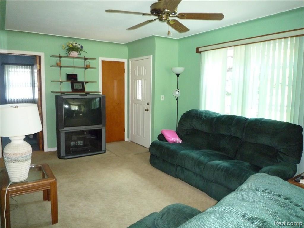 3098 York Road Rochester, MI 48309 - Photo 29 of 91 P1070909.JPG