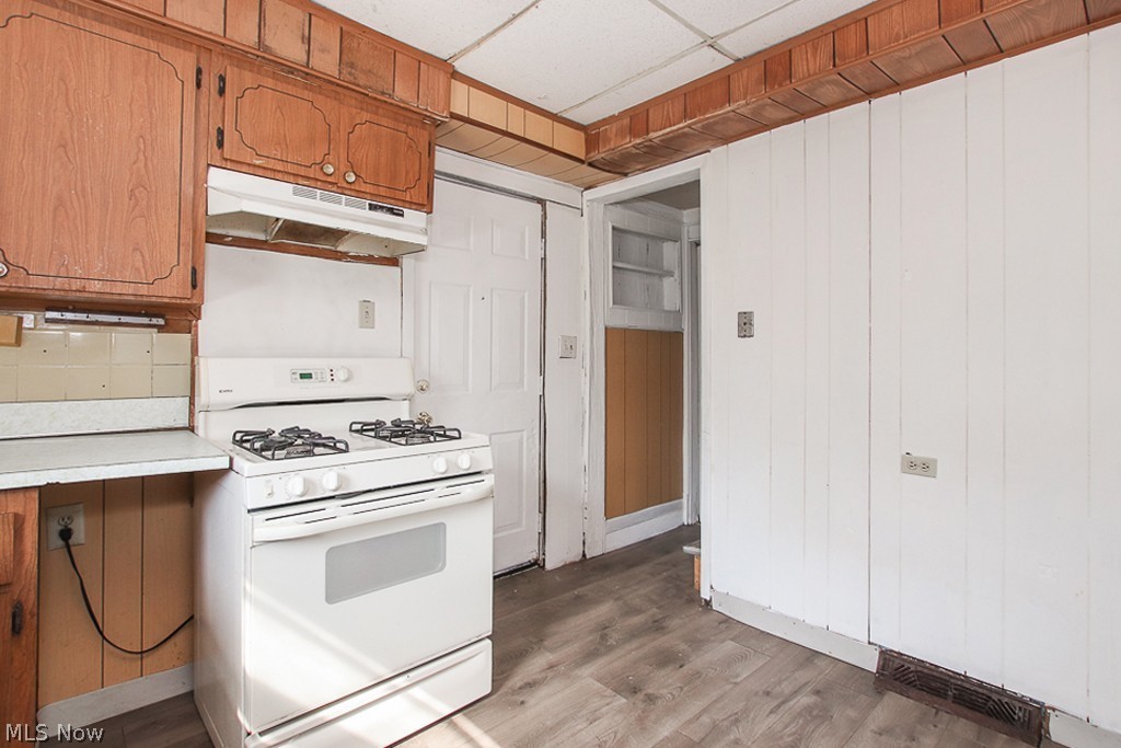 456 Cleveland Road Cleveland, OH 44108 - Photo 7 of 26 Gallery Image 7