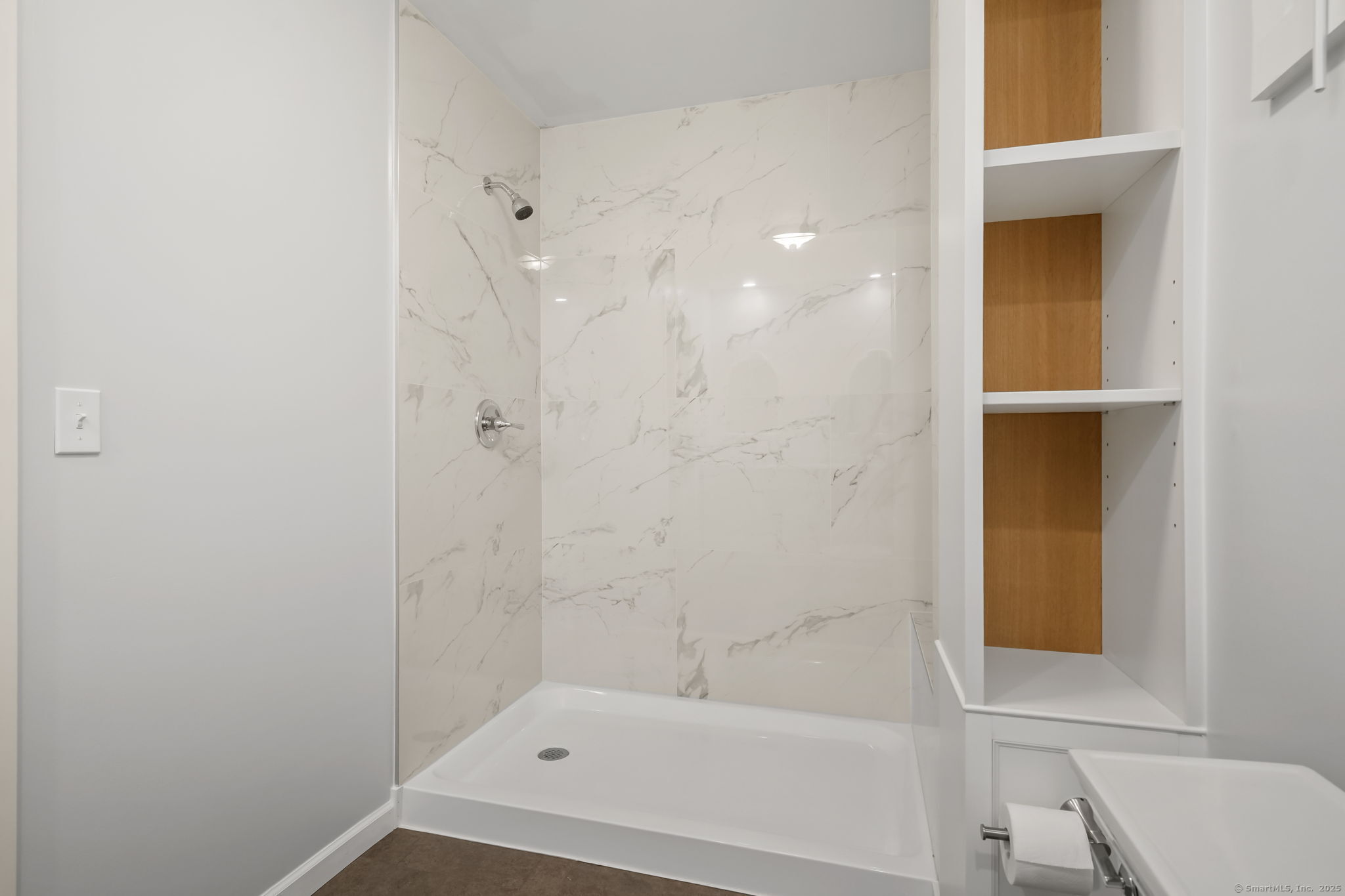 1 Chapman Avenue Waterford, CT 06385 - Photo 19 of 39 a bathroom with a bathtub