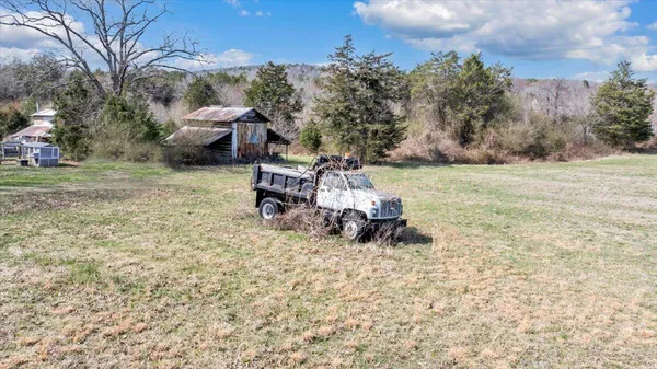 a sign broad on the side of a building