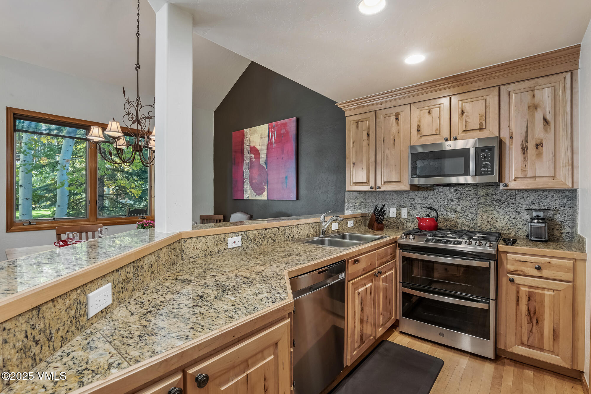 1890 Lions Ridge Loop, Unit 11 Vail, CO 81657 - Photo 14 of 46 Kitchen