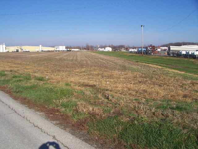 1217 East Elkhorn Road Vincennes, IN 47591 - Photo 3 of 8 Gallery Image 3