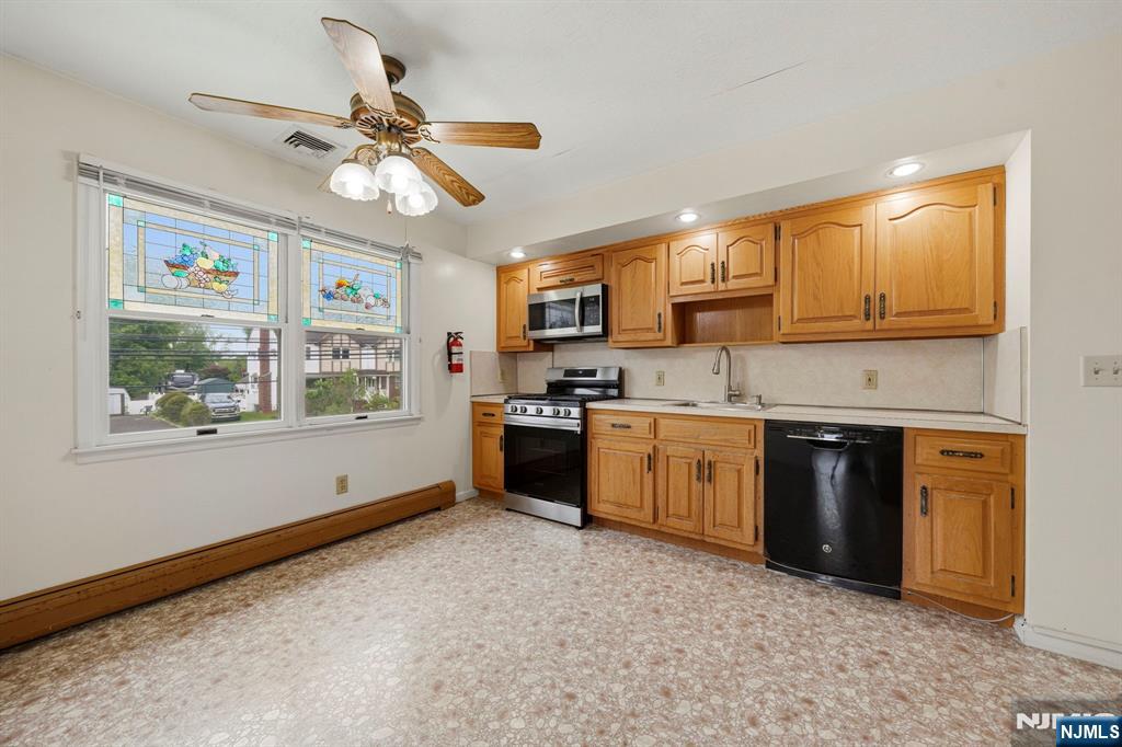 433 Tappan Road Northvale, NJ 07647 - Photo 13 of 39