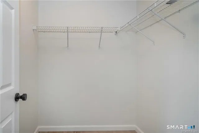 $2,700 | 77 Lyme Street, Unit 2L, Old Lyme, CT 06371