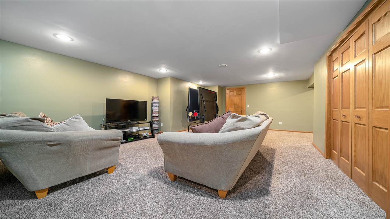 10043 Lismore Road Roscoe, IL 61073 - Photo 20 of 26 Gallery Image 20