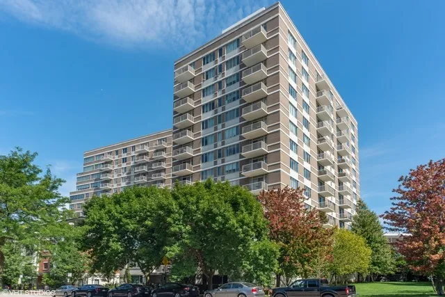 $375,000 | 1515 South Prairie Avenue, Unit 803, Chicago, IL 60605