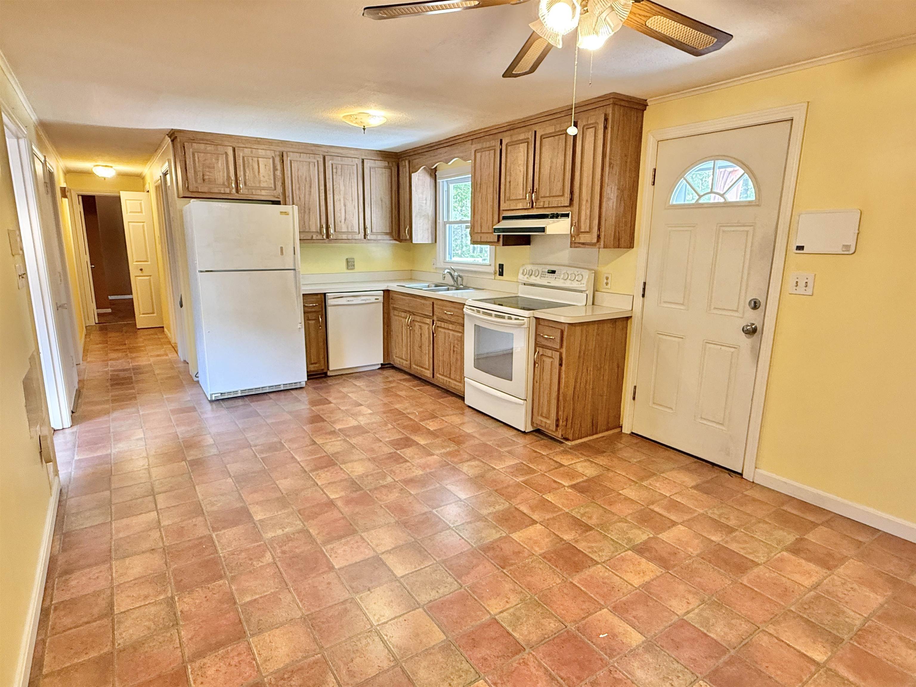 4 Rita Avenue Pelham, NH 03076 - Photo 3 of 54