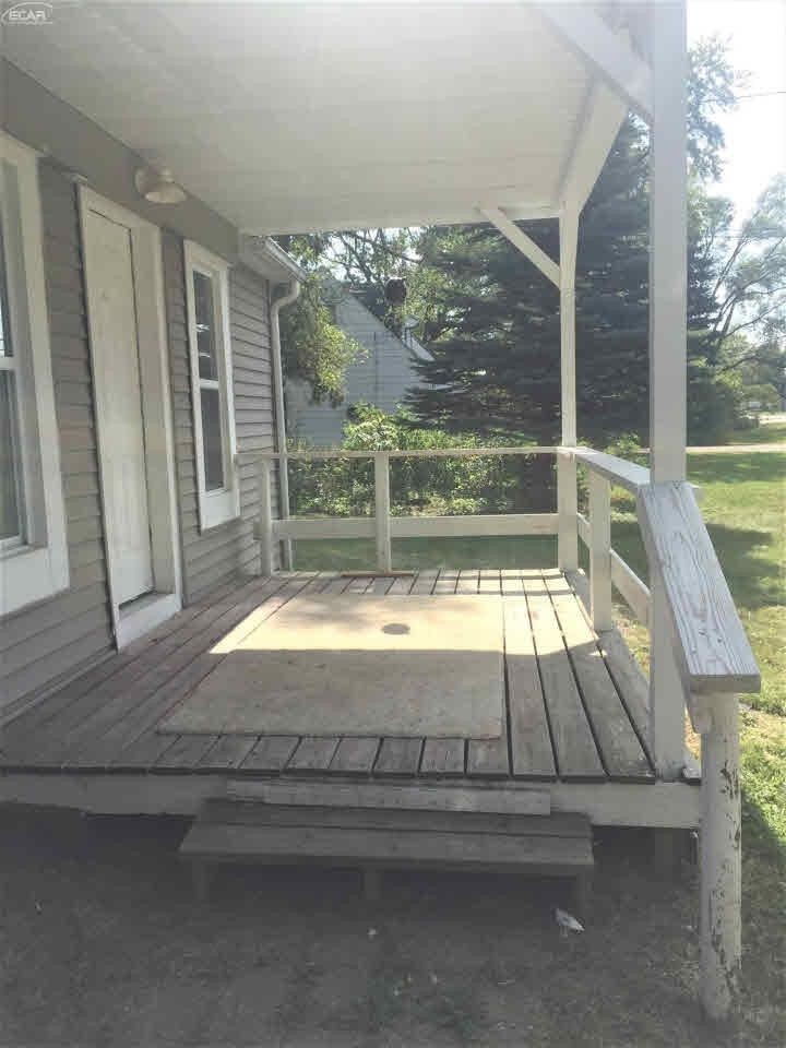 2431 Howe Road Burton, MI 48519 - Photo 22 of 29 21372956-21.JPG