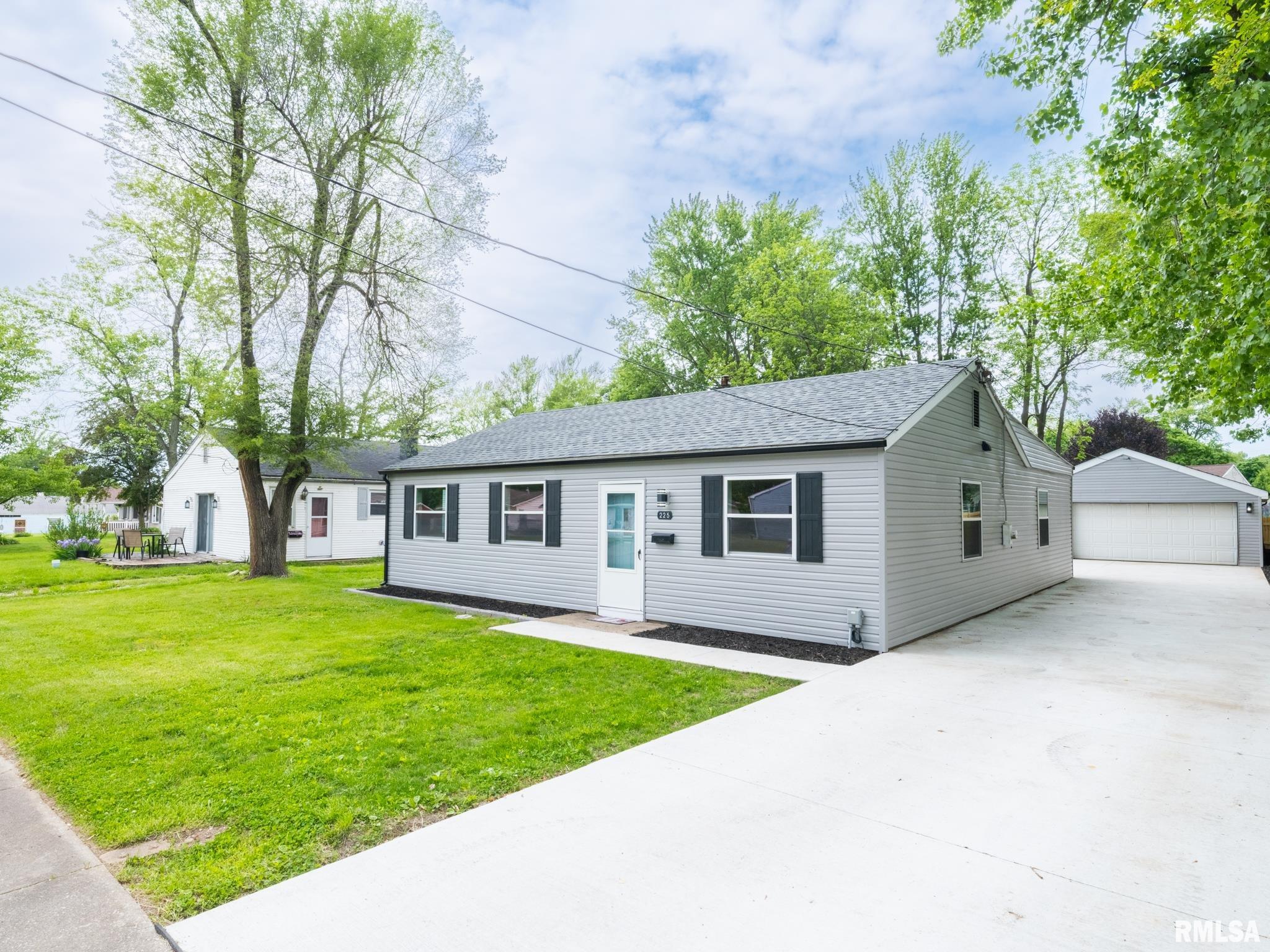 225 Algonquin Road Marquette Heights, IL 61554 - Photo 1 of 44 Gallery Image 1