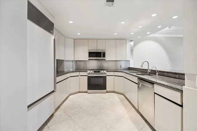 $799,000 | 14 Greenway Plaza, Unit 22M/R, Houston, TX 77046