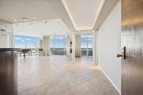$625,000 | 14 Greenway Plaza, Unit 22M/R, Houston, TX 77046