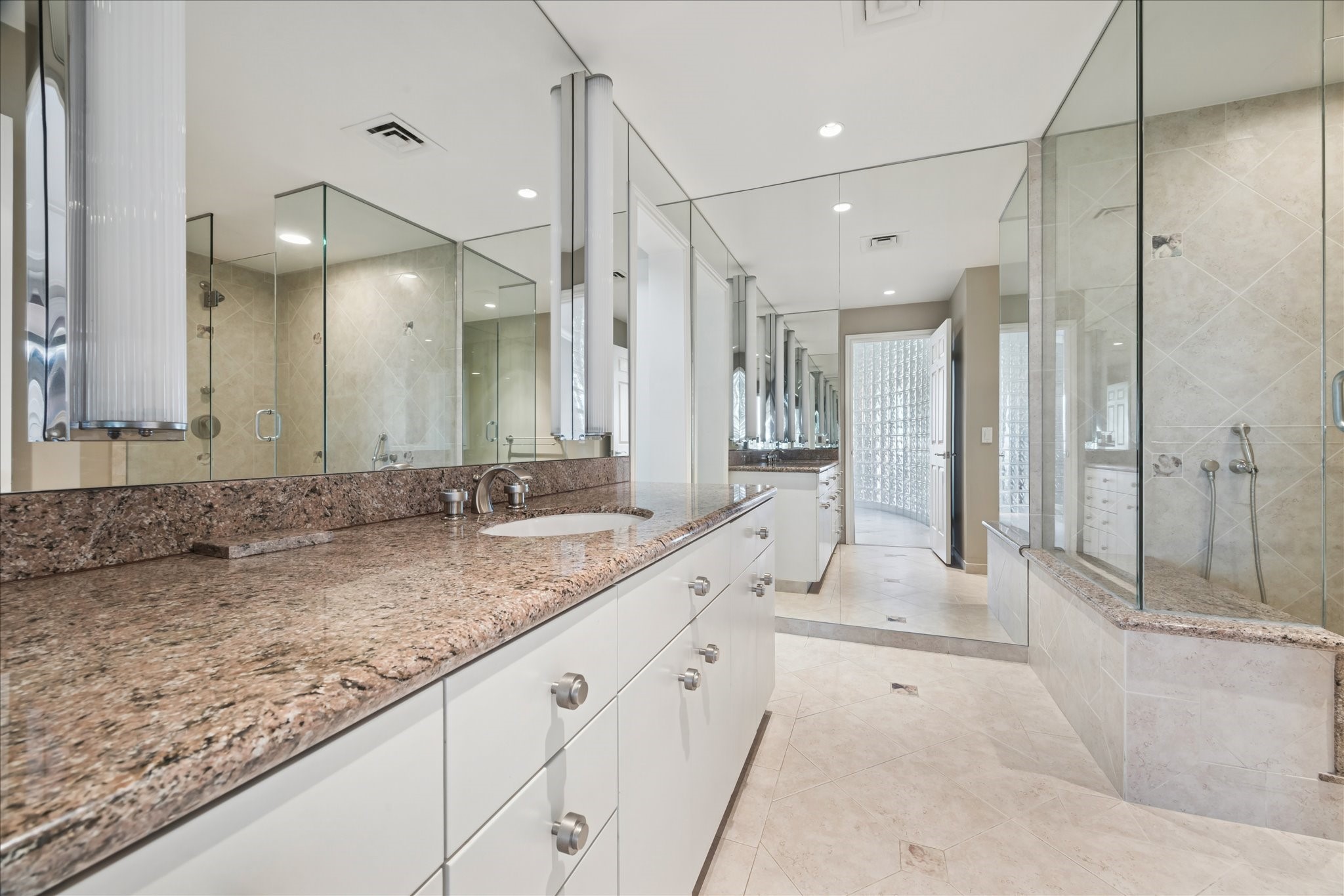 14 Greenway Plaza, Unit 22M/R Houston, TX 77046 - Photo 28 of 40