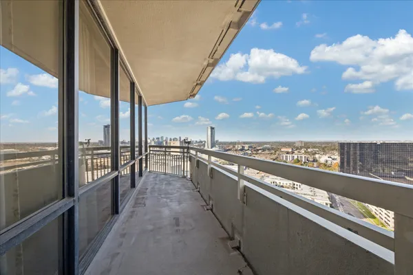 $625,000 | 14 Greenway Plaza, Unit 22M/R, Houston, TX 77046