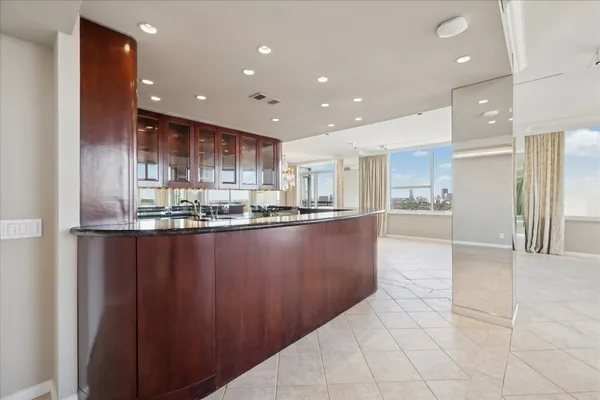 $625,000 | 14 Greenway Plaza, Unit 22M/R, Houston, TX 77046