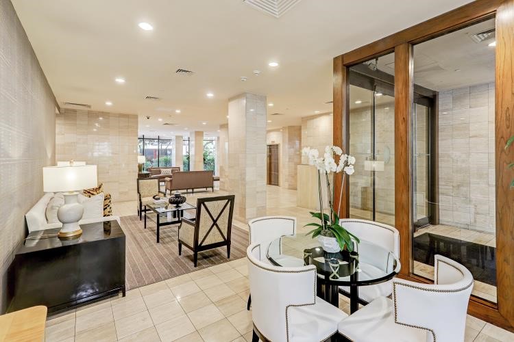 14 Greenway Plaza, Unit 22M/R Houston, TX 77046 - Photo 34 of 39 a room with lots of chairs and mirrors