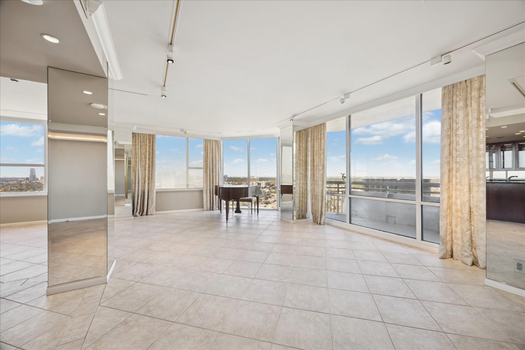 14 Greenway Plaza, Unit 22M/R Houston, TX 77046 - Photo 4 of 40