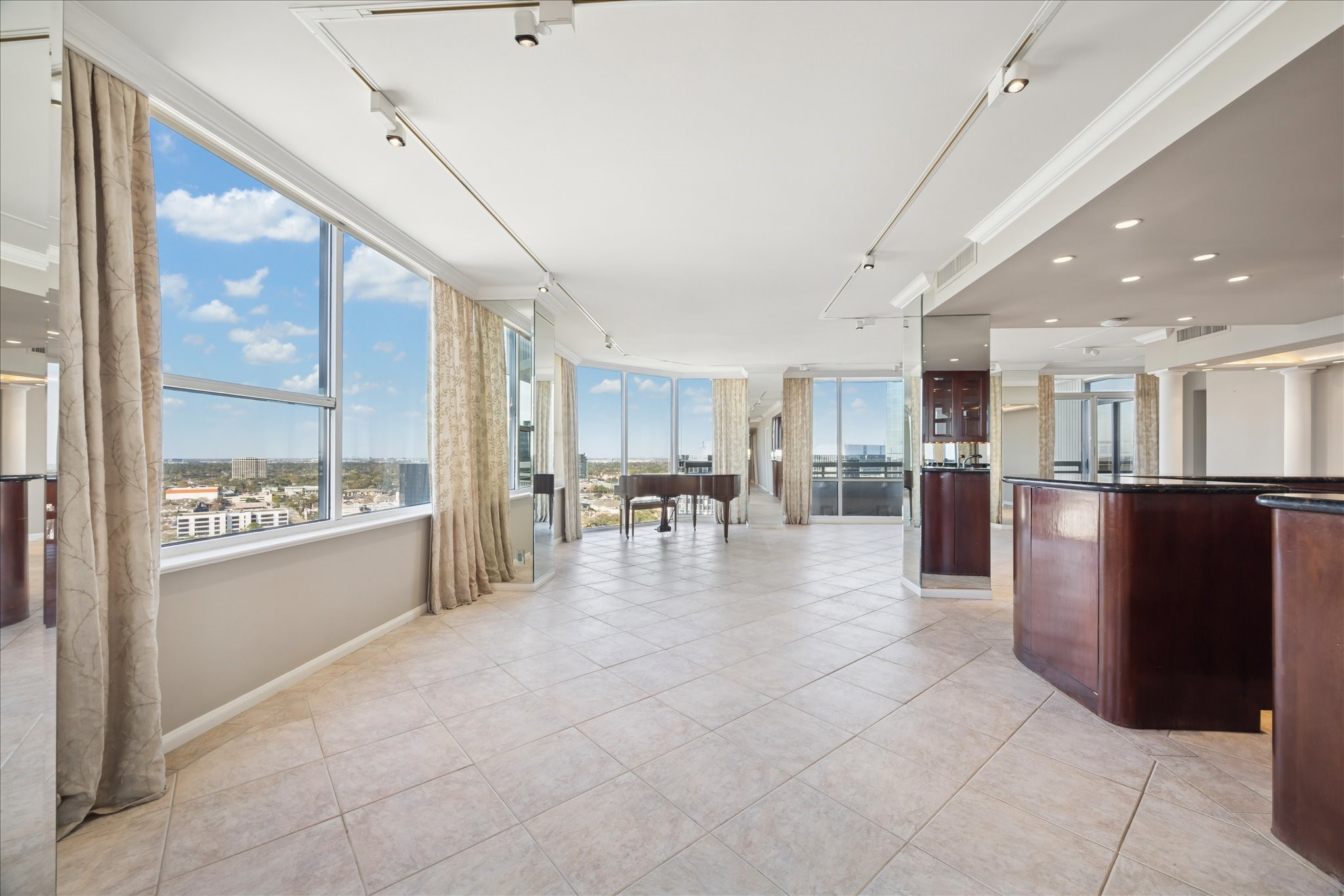 14 Greenway Plaza, Unit 22M/R Houston, TX 77046 - Photo 7 of 40