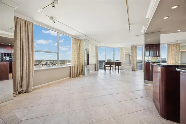 $625,000 | 14 Greenway Plaza, Unit 22M/R, Houston, TX 77046