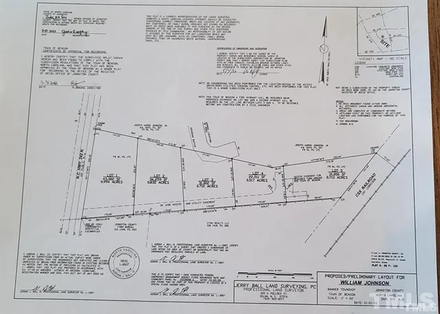 a view of a black and white photo