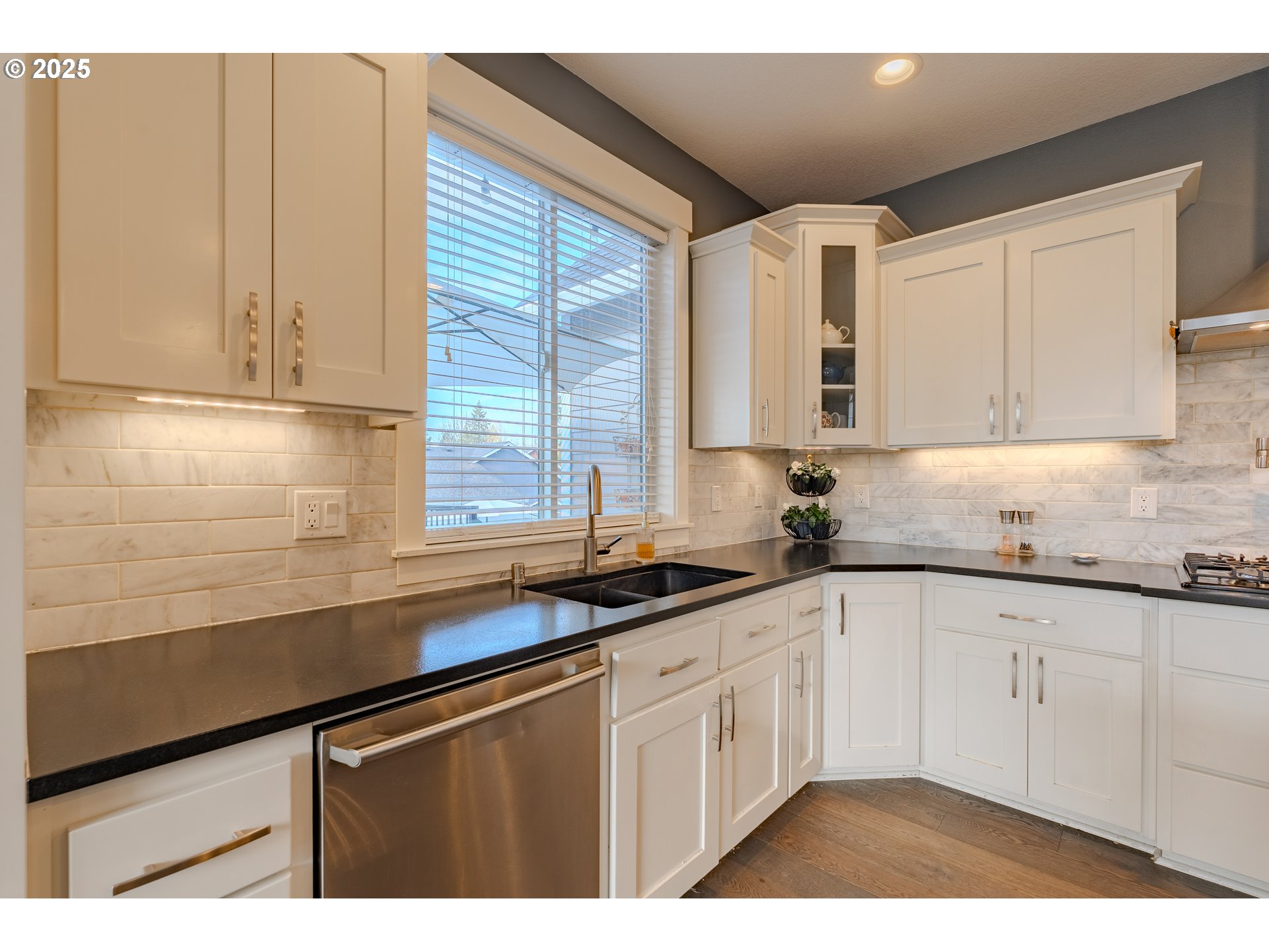 15906 Northeast 22nd Avenue Ridgefield, WA 98642 - Photo 12 of 48 Kitchen