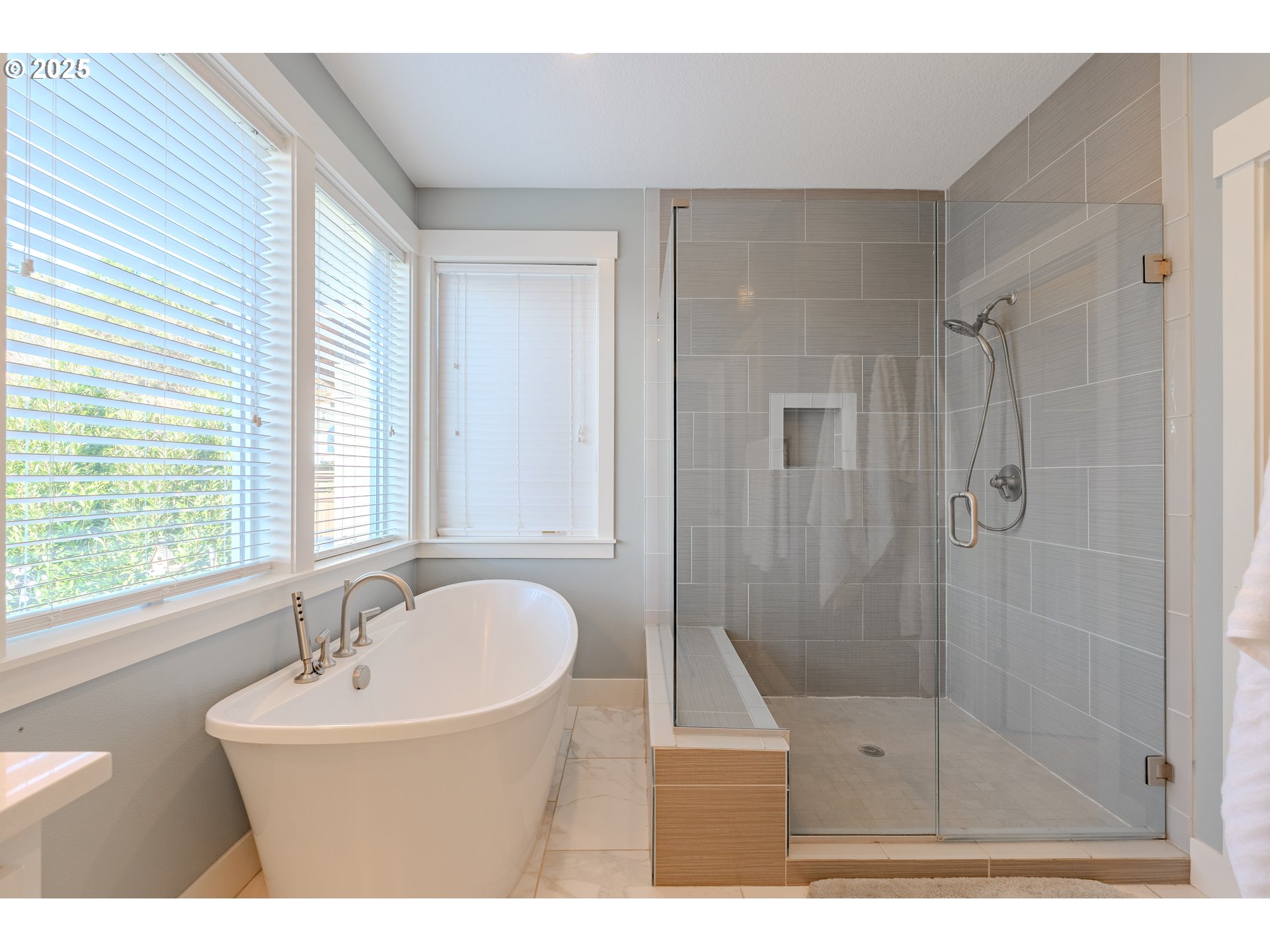 15906 Northeast 22nd Avenue Ridgefield, WA 98642 - Photo 20 of 48 Owner's Suite Bathroom