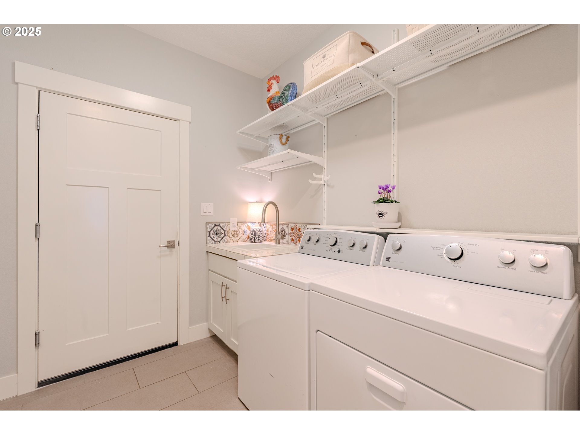 15906 Northeast 22nd Avenue Ridgefield, WA 98642 - Photo 26 of 48 Laundry