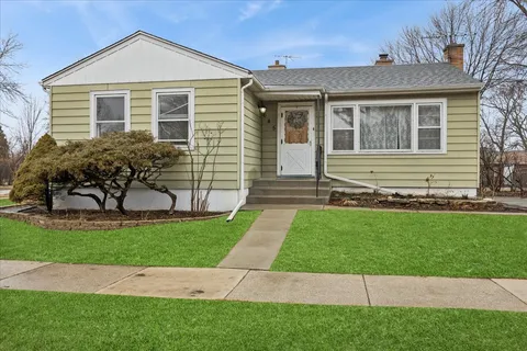 $379,000 | 645 6th Avenue, La Grange, IL 60525