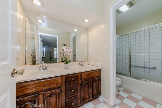 $999,000 | 2041 Knoxville Avenue, Long Beach, CA 90815